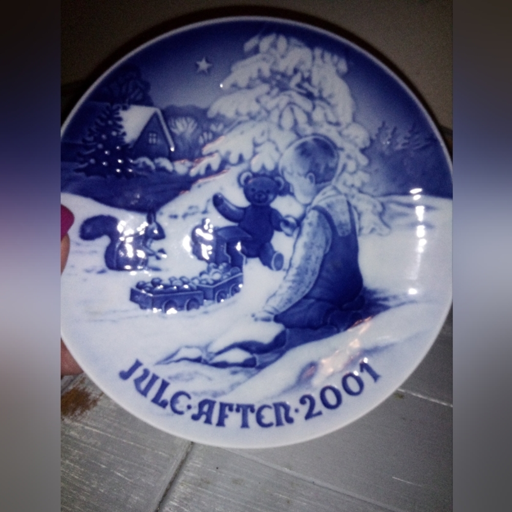Beautiful collectible Jule After 2001 plate